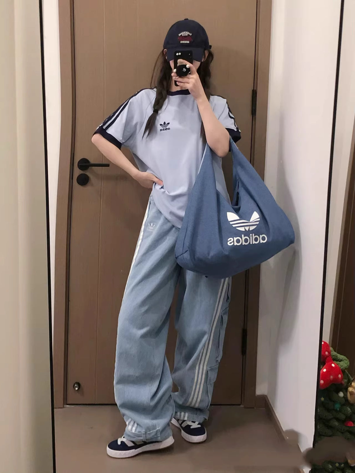 ADIDAS CLASSIC 3 STRIPES TEE T-SHIRT (SAME DESIGN JENNIE)