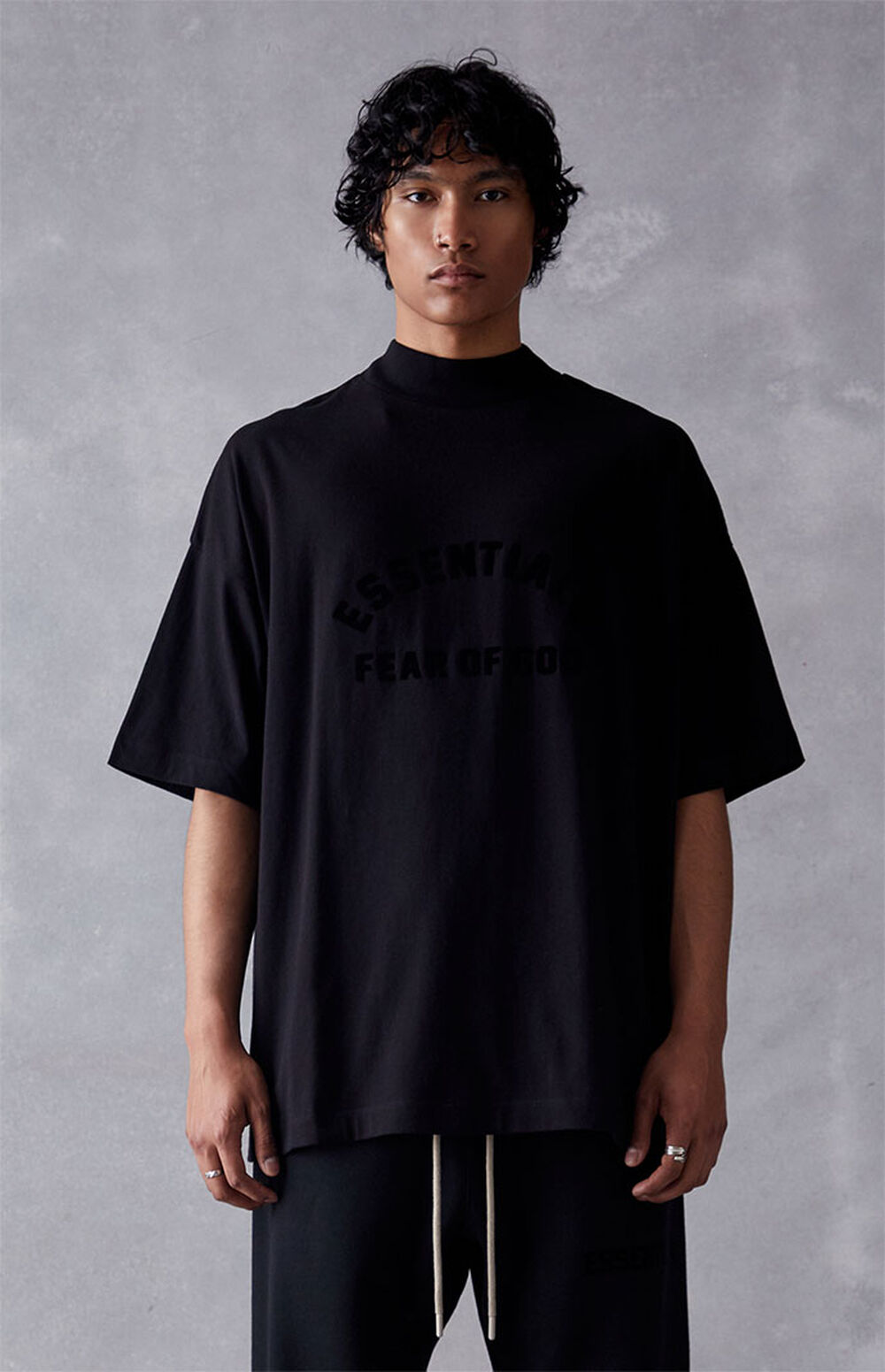 人気ショップFOG エッセンシャルズ M黒 Tシャツ/カットソー(半袖/袖なし)