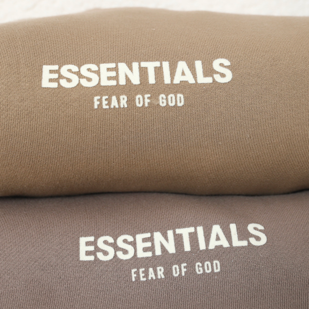 Áo len có logo cổ tròn của Fear of God Essentials [192BT21207]